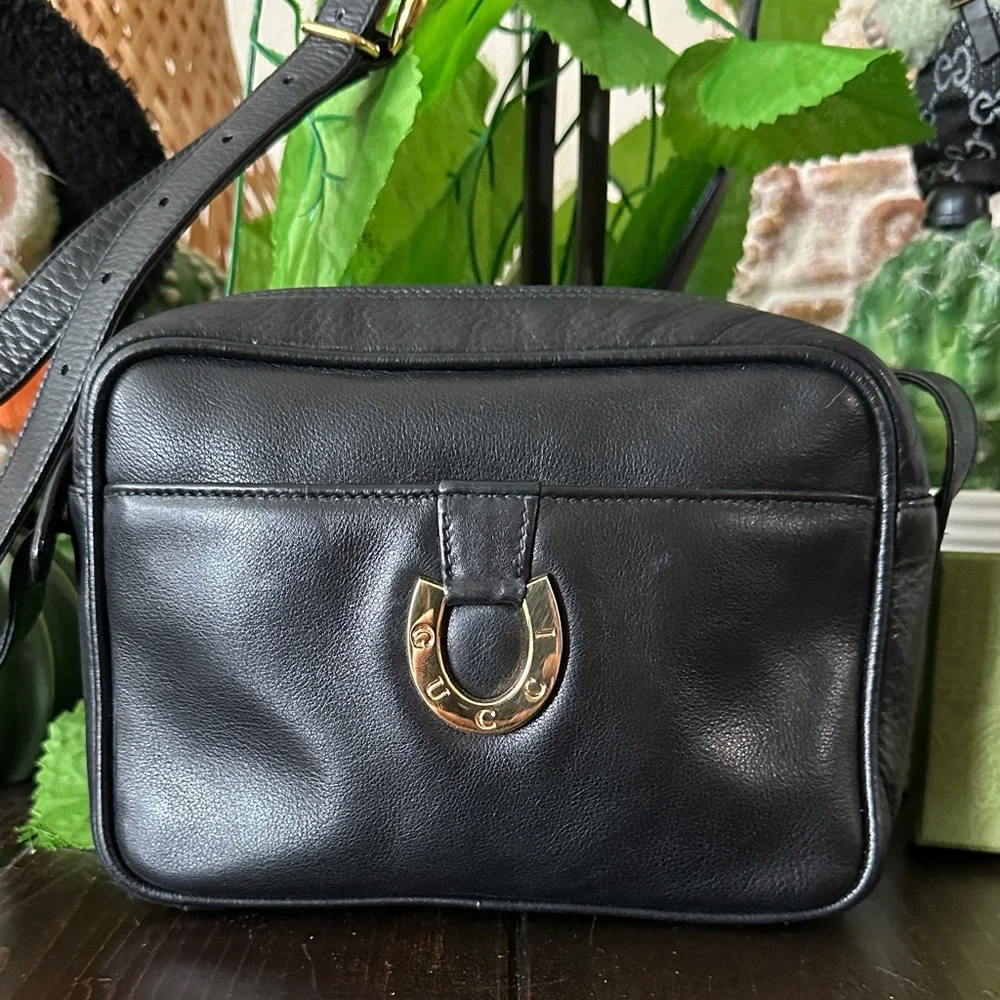 Gucci Jackie vintage Black Leather Shoulder Bag with Gold Detail - Picture 3 of 16